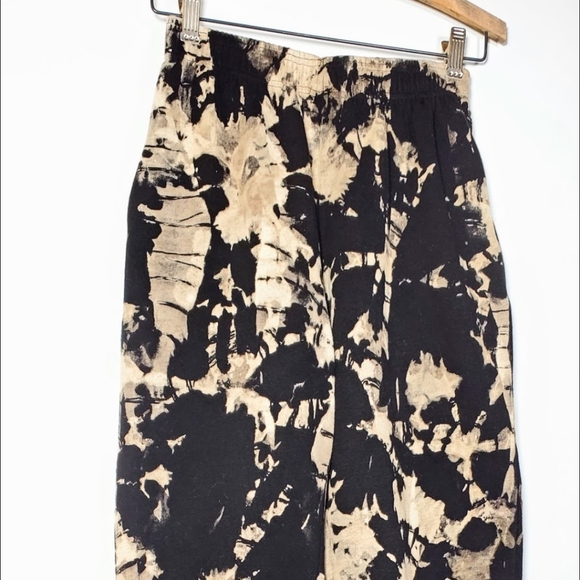 Custom Reverse Tiedye Sweatpants - Picture 8 of 9